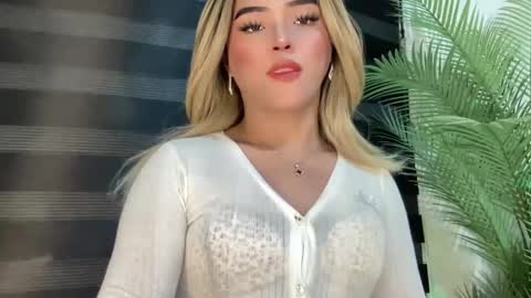 Miss Cali online show from February 2025 04:40:01 AM