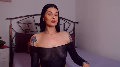 Snapshot of yvonneeverlee chatting on May 2026 07:34:02 PM I V Y online show from May 2026 07:34:02 PM