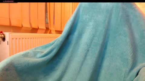 Snapshot of yzza_suave chatting on February 2025 08:29:02 PM yzza_suave online show from February 2025 08:29:02 PM