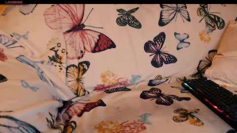 yzza_suave online show from November 2025 08:29:02 PM