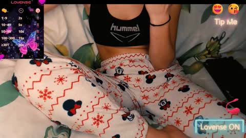 yzza_suave online show from December 2025 02:45:02 PM