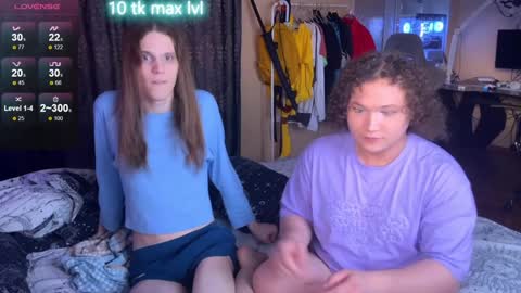 Snapshot of zabvenie chatting on December 2024 08:48:02 AM Jora and Konnycurly online show from December 2024 08:48:02 AM