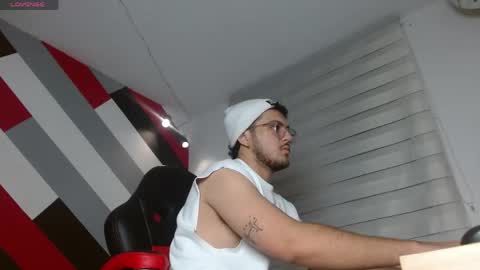 Snapshot of zac_golden chatting on May 2026 11:39:01 AM Zack online show from May 2026 11:39:01 AM