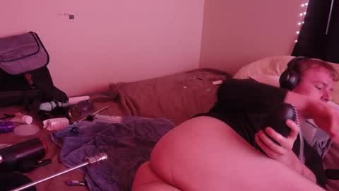 Snapshot of zachfeels chatting on October 2025 08:57:02 AM Zach Feels online show from October 2025 08:57:02 AM