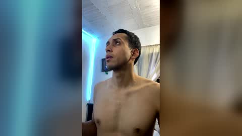 Snapshot of zackdriussyx chatting on April 2026 11:25:01 PM zackdriussyx online show from April 2026 11:25:01 PM