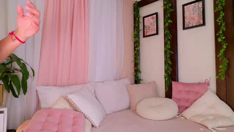   online show from April 2026 01:03:01 AM