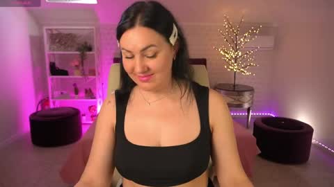 Zafiramoonn online show from April 2026 06:38:01 AM