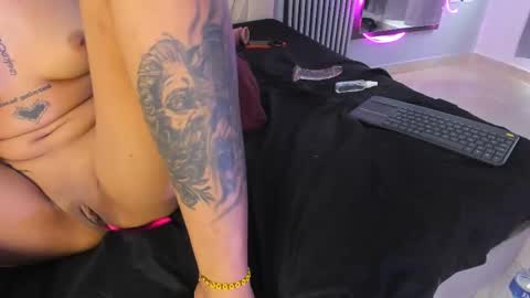 Snapshot of zafiro____ chatting on May 2026 04:04:02 PM zafiro____ online show from May 2026 04:04:02 PM