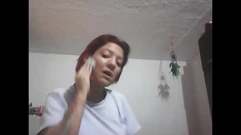 Zafiro online show from October 2025 06:45:02 PM