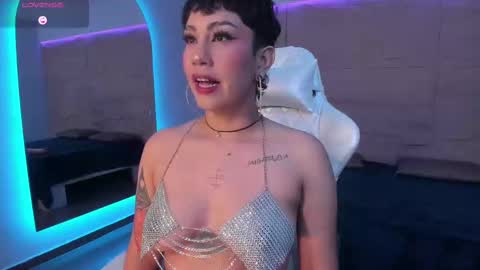 Snapshot of zaha_rose chatting on September 2025 11:31:02 PM Zaha online show from September 2025 11:31:02 PM