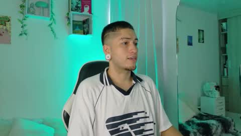 Snapshot of zahir_raw chatting on May 2026 07:15:01 PM Zahir Raw online show from May 2026 07:15:01 PM