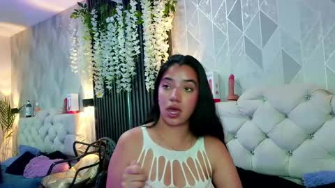 Snapshot of zaira_bonny chatting on June 2026 09:24:01 PM Zaira Bonny online show from June 2026 09:24:01 PM