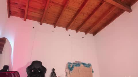 Zaira online show from January 2026 12:51:02 PM