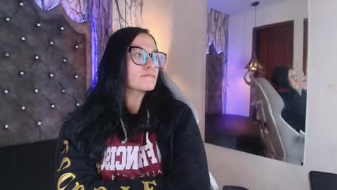   online show from November 2025 06:03:02 PM