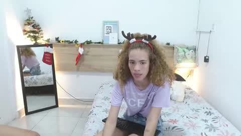 Snapshot of zammu_1992_ chatting on December 2024 11:40:01 PM Zamu online show from December 2024 11:40:01 PM