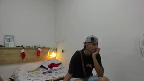 Snapshot of zammu_1992_ chatting on December 2024 07:54:02 PM Zamu online show from December 2024 07:54:02 PM