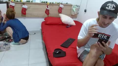Snapshot of zammu_1992_ chatting on December 2024 07:48:02 PM Zamu online show from December 2024 07:48:02 PM