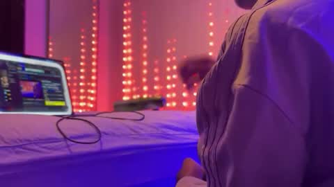 Snapshot of zamoraedii1994 chatting on December 2025 11:50:01 AM Edii online show from December 2025 11:50:01 AM