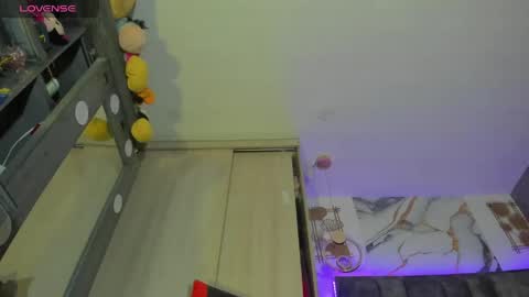 Snapshot of zandraa_milf chatting on May 2026 11:15:02 AM Zandra online show from May 2026 11:15:02 AM