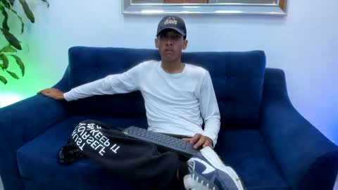 Snapshot of zane_belville chatting on May 2026 11:04:02 AM Zane Belville online show from May 2026 11:04:02 AM