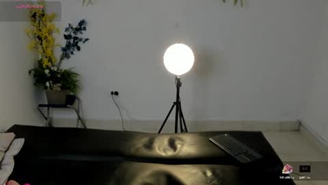 Snapshot of zane_lux chatting on June 2026 04:51:02 PM Zane Lux online show from June 2026 04:51:02 PM