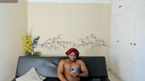 Snapshot of zane_lux chatting on June 2026 03:07:01 PM Zane Lux online show from June 2026 03:07:01 PM