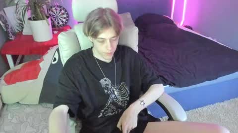 Snapshot of zane_steele chatting on April 2026 08:31:02 PM Kel online show from April 2026 08:31:02 PM