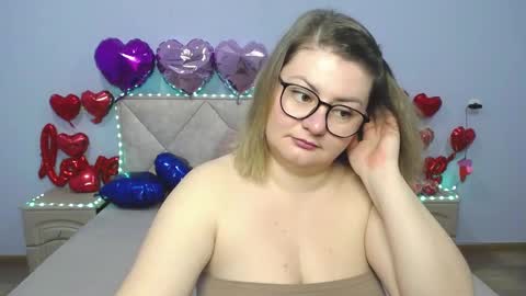 zannadreil online show from February 2025 07:07:01 PM