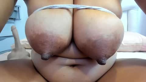 Snapshot of zara_lopez chatting on June 2026 07:20:01 PM zara lopez online show from June 2026 07:20:01 PM