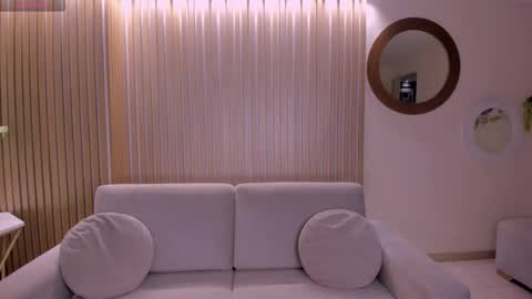 Zara  online show from December 2025 03:57:01 AM