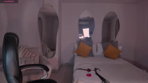 Zara  online show from February 2026 04:51:02 AM