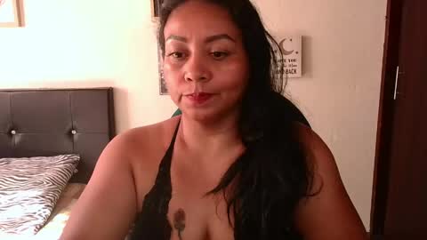 Snapshot of zaray_45bella chatting on May 2026 01:49:02 PM zaray online show from May 2026 01:49:02 PM