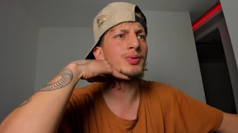 Snapshot of zarcoox chatting on April 2026 03:48:01 AM Zarcoo online show from April 2026 03:48:01 AM