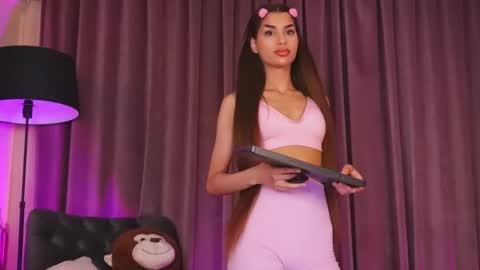 Snapshot of zariaavera chatting on May 2026 09:23:02 PM zariaavera online show from May 2026 09:23:02 PM