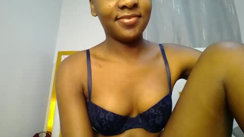 Snapshot of zariah011 chatting on June 2026 10:03:02 PM zariah online show from June 2026 10:03:02 PM