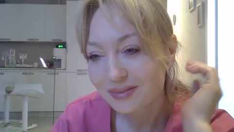 Zarina Swift online show from March 2026 06:18:02 AM