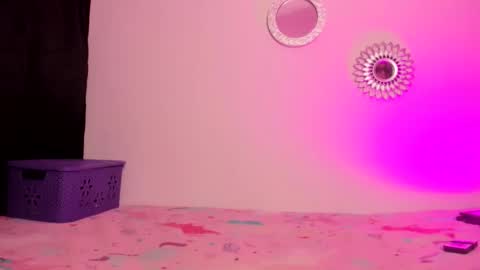 Zaritha Li online show from November 2025 10:37:02 AM