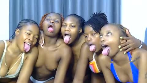 Snapshot of zariyah_ chatting on June 2026 05:12:01 AM Zariyah online show from June 2026 05:12:01 AM