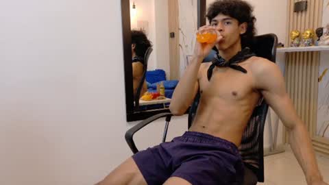 Snapshot of zayn_fox32 chatting on August 2026 06:55:01 PM Zayn online show from August 2026 06:55:01 PM