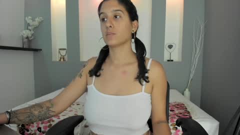 Karolyne online show from January 2025 02:33:02 PM