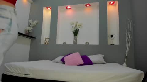 Karolyne online show from January 2025 11:35:01 AM