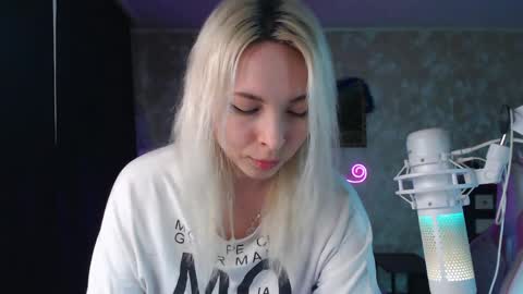 Snapshot of zellawisinski chatting on May 2026 03:20:01 PM Mercy online show from May 2026 03:20:01 PM