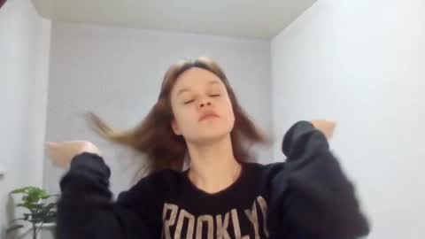 Snapshot of zenaidafairleigh chatting on March 2026 03:30:01 PM Ammy online show from March 2026 03:30:01 PM