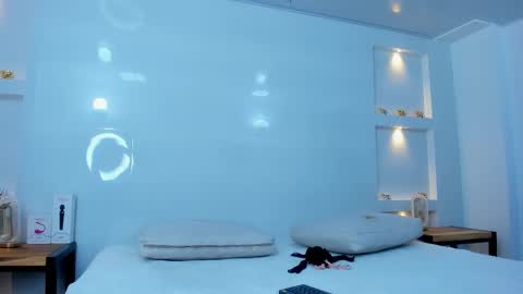 Zenda Evans online show from December 2025 04:30:02 AM