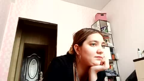 zeniabrossoit online show from April 2026 08:28:01 AM