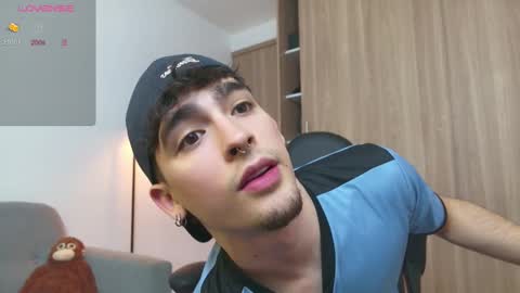 Zenn online show from February 2025 01:27:01 PM