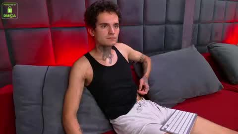 Snapshot of zero_code chatting on July 2026 10:07:02 AM FLYNN online show from July 2026 10:07:02 AM