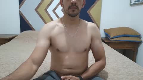Snapshot of zetherzz chatting on September 2025 01:49:01 AM Zether online show from September 2025 01:49:01 AM