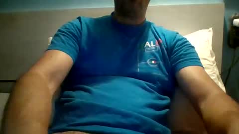 Snapshot of zeus00811 chatting on October 2025 04:35:01 AM zeus online show from October 2025 04:35:01 AM