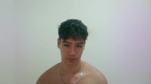 zeus_183 online show from October 2025 11:48:02 PM